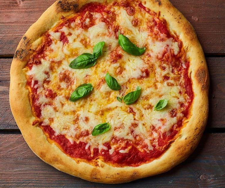 101. Pizza Margherita Ø 28cm